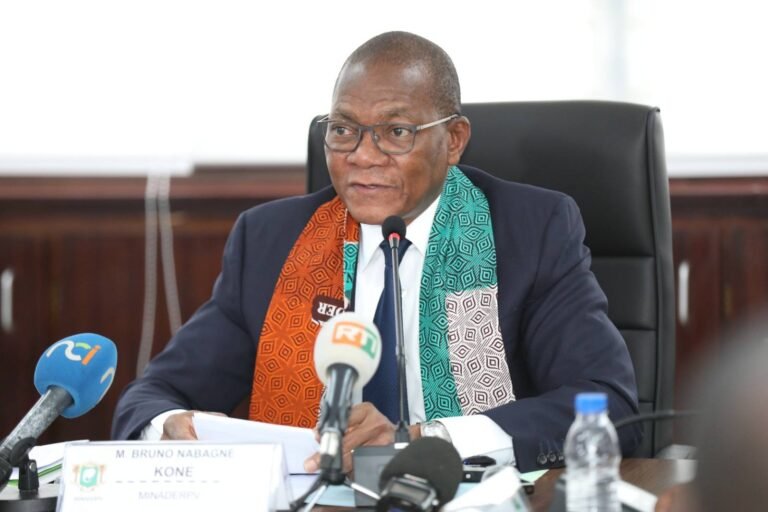 Visite de travail à l’ANADER : le Ministre Bruno Nabagné Koné salue l’engagement des acteurs du conseil agricole