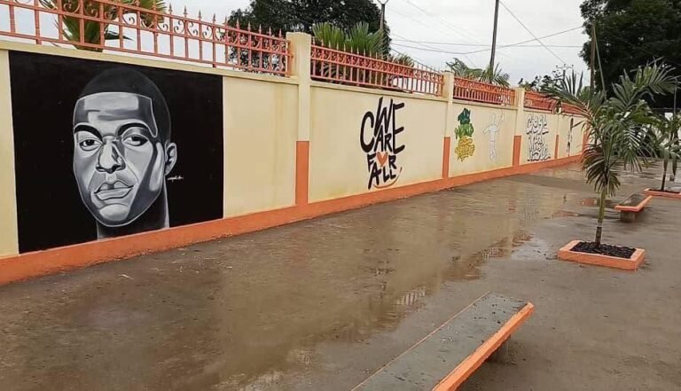 Cameroun: Kylian Mbappé redonne vie à l’école publique de Bonendale à Douala