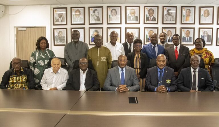 Sport et santé : le ministre Adjé Silas Metch renforce la collaboration avec l’Association ivoirienne de la médecine du sport