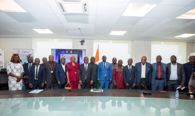 Accès aux soins à Abidjan : le Ministre Pierre N’gou Dimba échange avec les maires sur le développement des infrastructures sanitaires