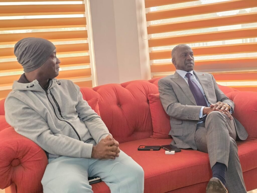 Fête de l’Indépendance : Yopougon dévoile un char symbolique célébrant « la Côte d’Ivoire en miniature »